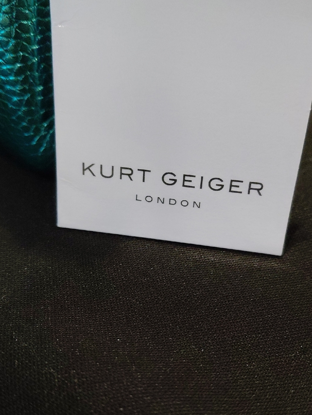KURT GEIGER LONDON KENSINGTON STUDS CROSSBODY - Picture 11 of 14